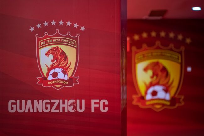 几个月前拜仁曾寻求引进西班牙国门乌奈-西蒙但是遭遇球员拒绝。